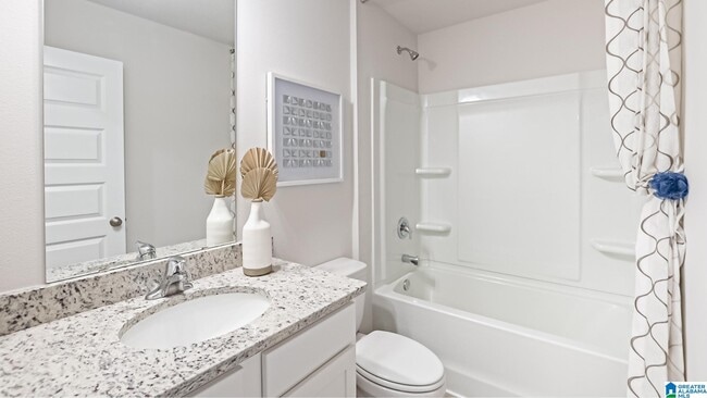 Photo - 136 Aberdeen Lp