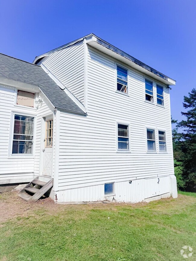 Building Photo - 96 Doughty Rd Unit Back Rental