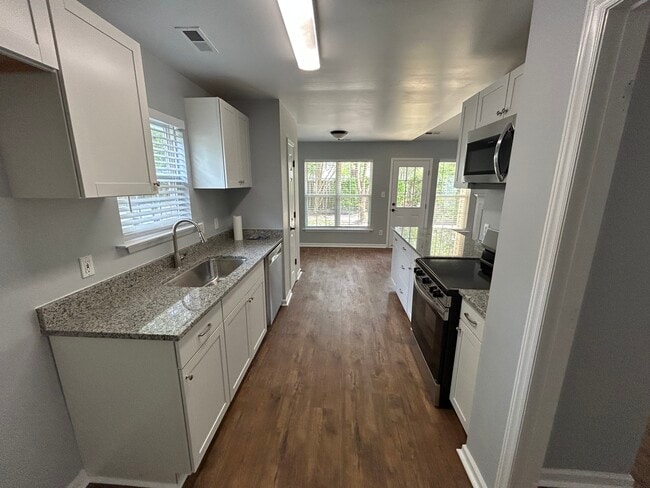 Photo - 1502 Stockbridge Pl