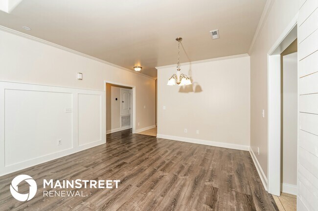 Photo - 960 Clover Ave