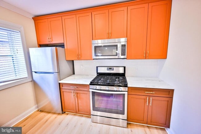 Photo - 907 Stiles St