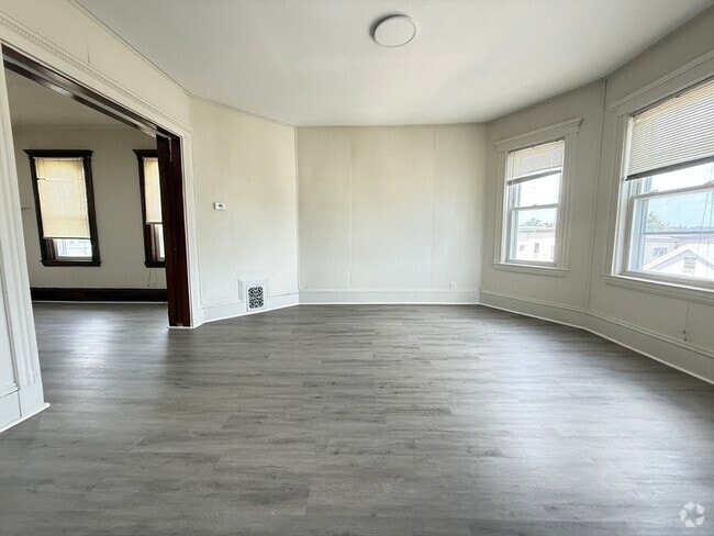 Building Photo - 405 Ferry St Unit 3 Rental