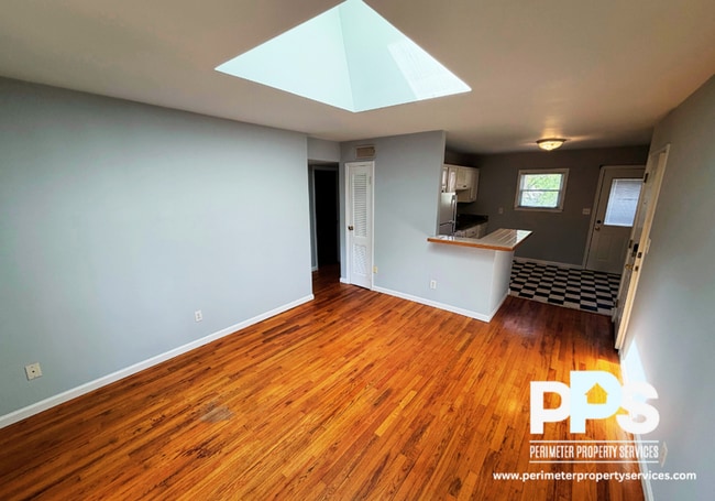 Photo - 615 Boulevard SE