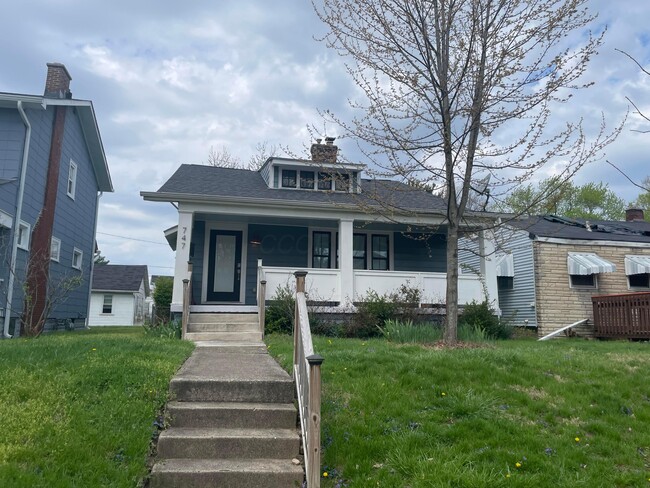 Building Photo - 747 Malvern Ave