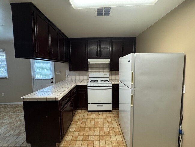 Photo - 210 Douglas St Unit A