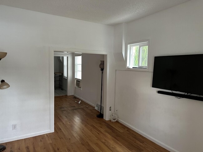 Photo - 67 Pennsylvania St