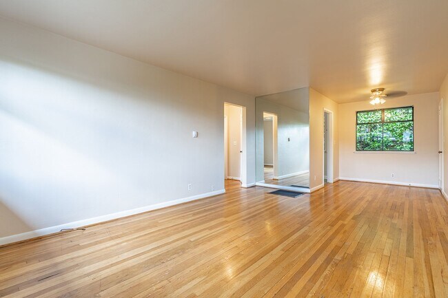 Photo - Boylston Court