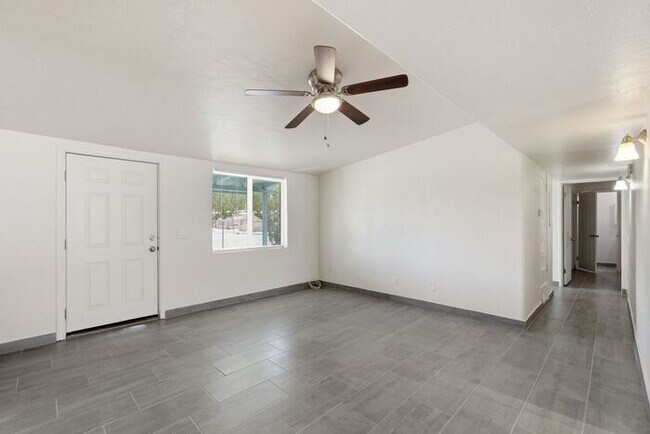 Photo - 4608 Fremont Ave