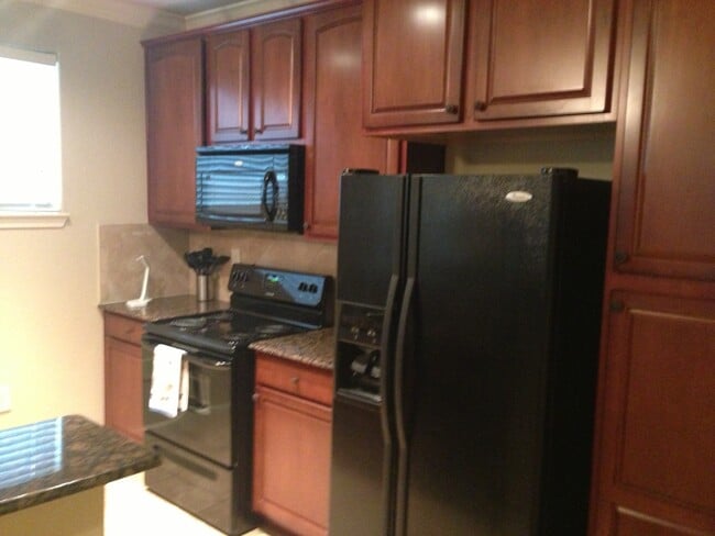 Building Photo - 907CP921(100) Unit 921