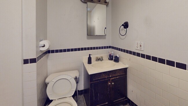 36 Mozart St Unit 3