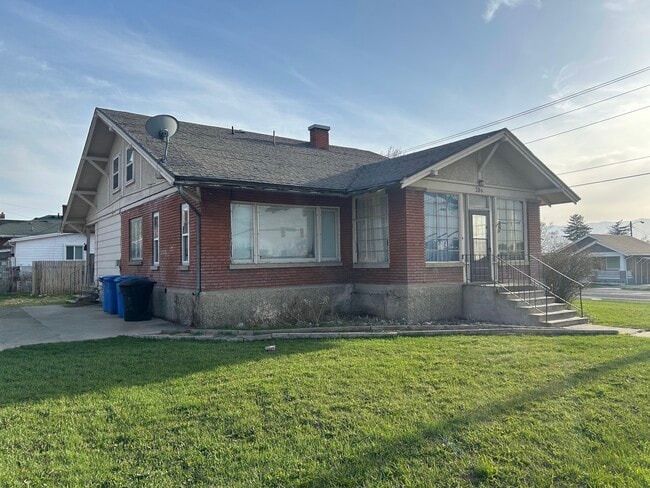 Building Photo - 206 E 400 N Unit 2 Upstairs