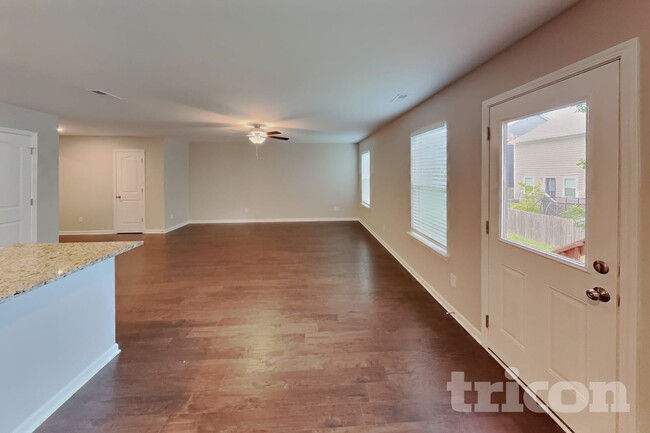 Photo - 215 Kirkside Dr
