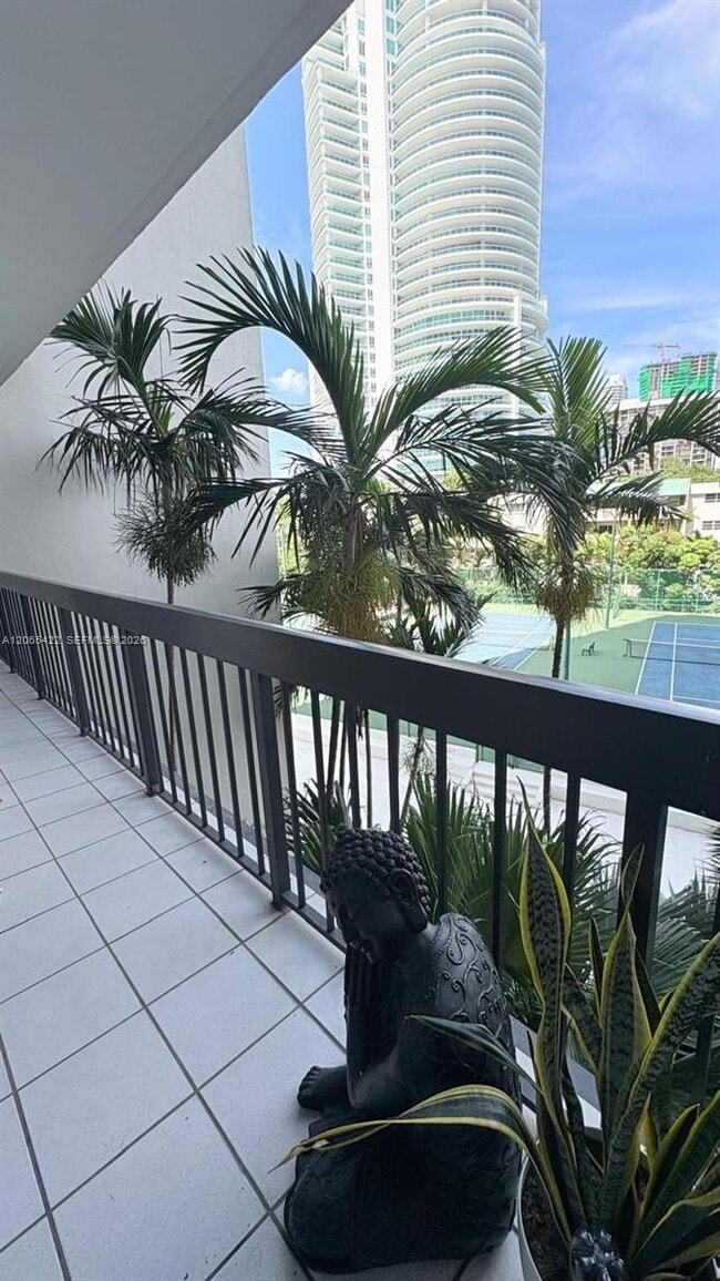 Building Photo - 2333 Brickell Ave Unit 315
