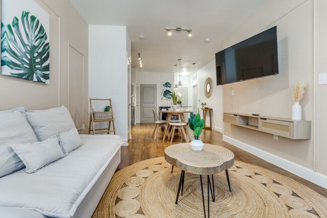 Photo - 1221 Legacy Dr Unidad ID1363562P