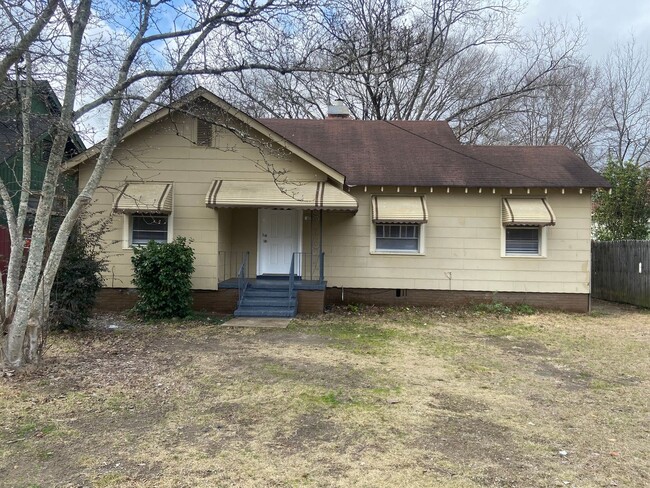 **AVAILABLE NOW**3 Bedroom / 1 Bathroom Ho... - **AVAILABLE NOW**3 Bedroom / 1 Bathroom Ho... House