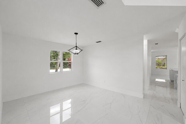 Photo - 4734 NW 5th Ct