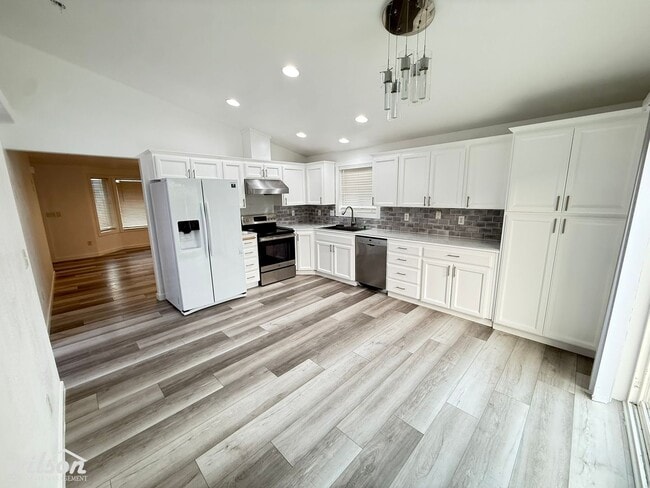 Photo - 301 Olympic Ave