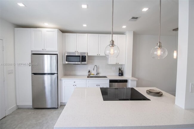 Building Photo - 11576 NW 42nd St Unit 11576