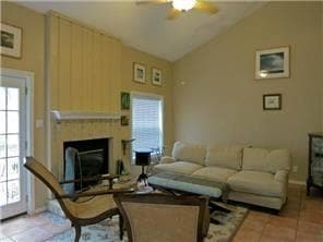 Photo - 19 Marina Cir