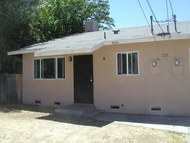 Building Photo - 211 S San Jacinto Ave Unit B Rental