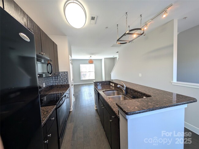 Photo - 841 Seigle Point Dr