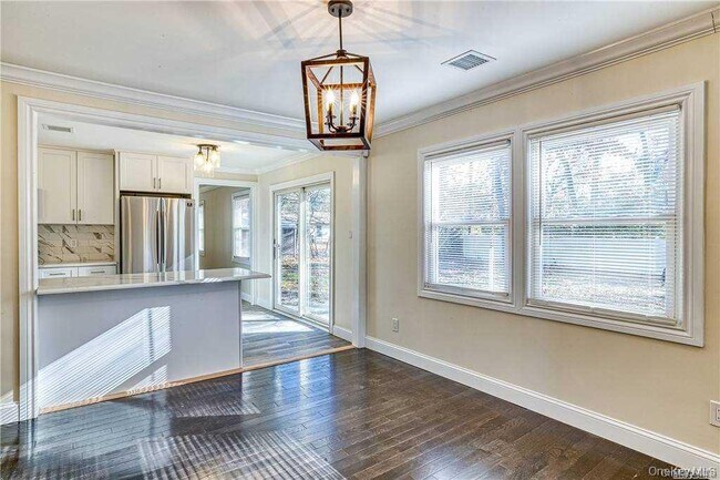 Photo - 30 Whitfield Ln