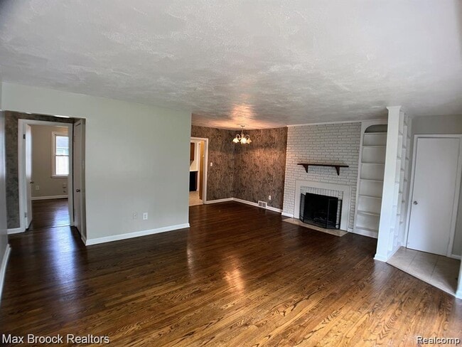 Photo - 27422 Lexington Pkwy