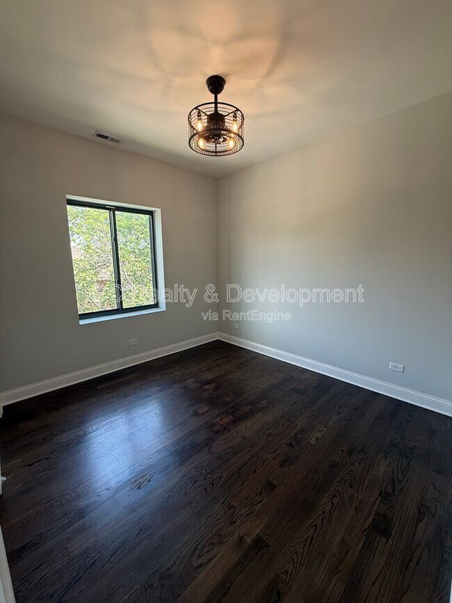 Photo - 3437 S Morgan St Unit Apt 3w