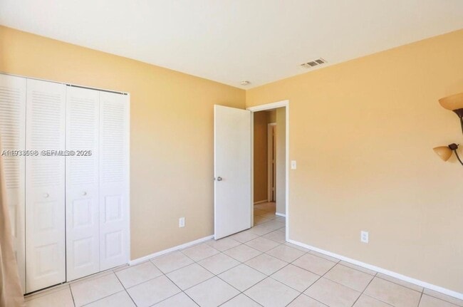 Photo - 250 SW Homeland Rd