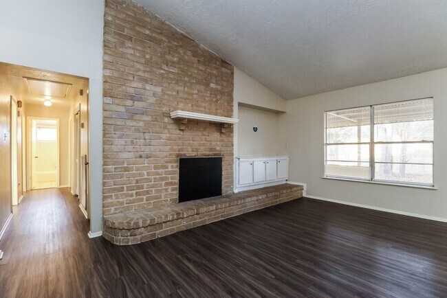 Photo - 8419 Old Meadow Ln