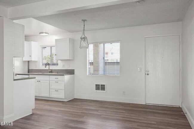 Photo - 255 S Ventura Rd