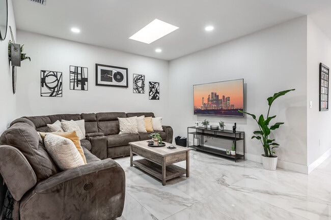 Photo - 828 SW 14th Ct Unidad SI FL1-ID1475650P