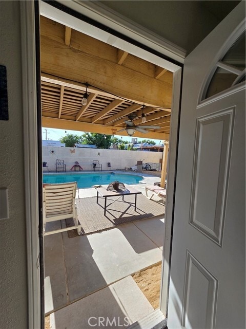 16437 Live Oak St