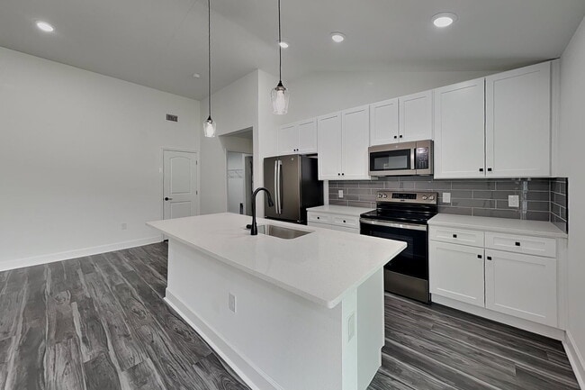 Building Photo - 4075 Kessler Terrace