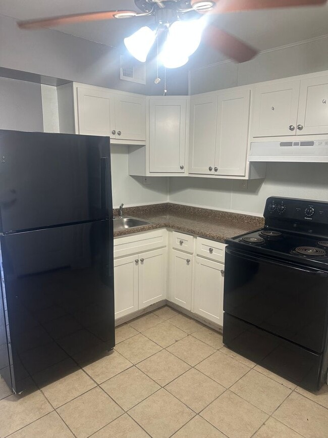 Photo - 1574-1574 Leonaire Ct Unit 1557