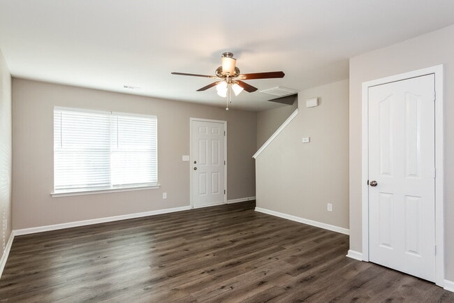 Photo - 4822 Abercromby St