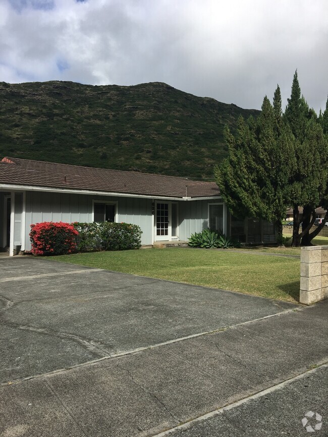 Building Photo - Charming single story home