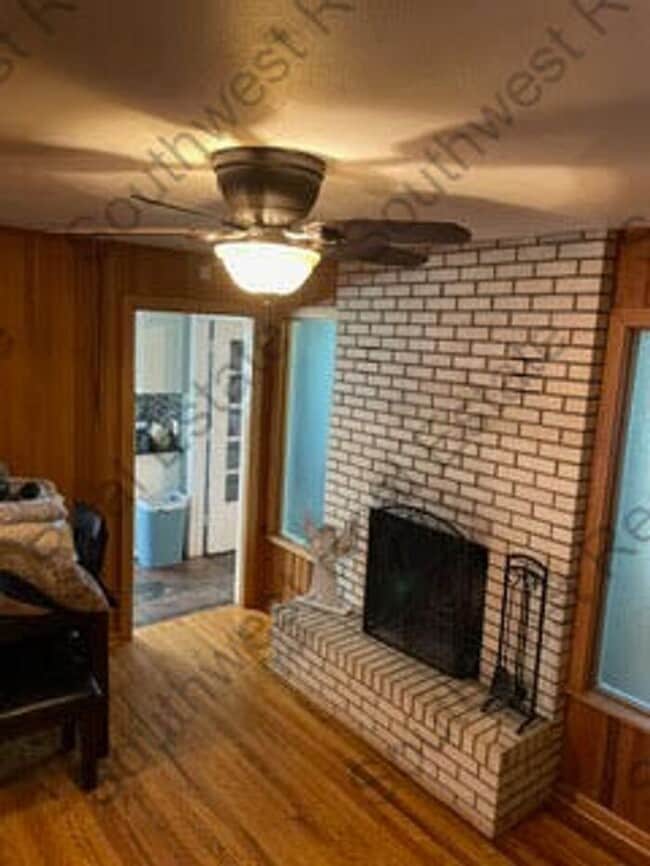 Photo - Beautiful 3 bedroom 2 bath brick home