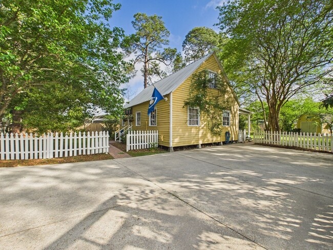 Photo - COMING SOON! Charming Cottage in the Center of Town