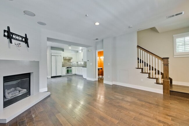 Photo - Gorgeous Morgan Park Refreshed for Immediate Move-In! Must see!