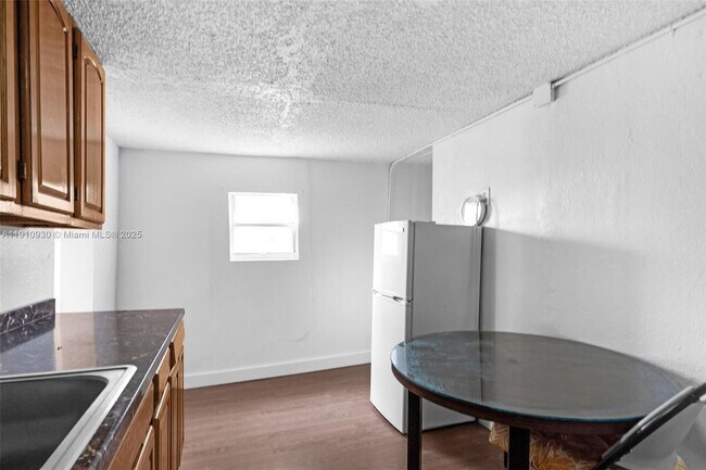 Photo - 176 NE 50th St Unit 2