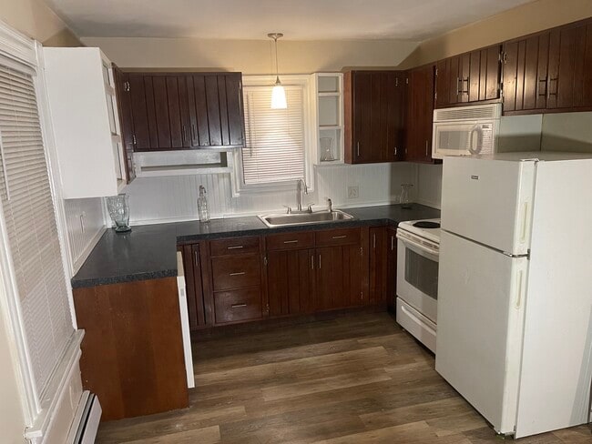 Photo - 684 Bennett St Unit 2