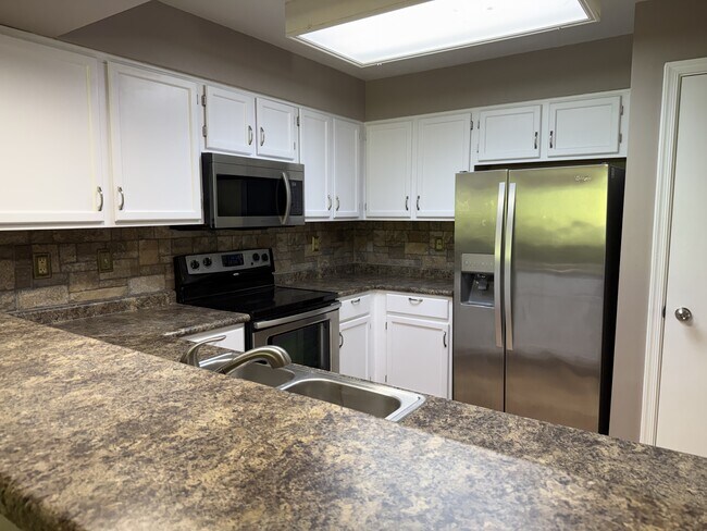 Photo - 1301 Eagles Trace Path