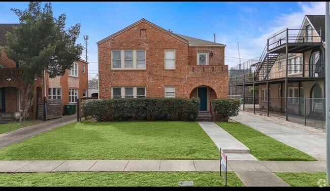 Building Photo - 1631 Castle Ct Rental