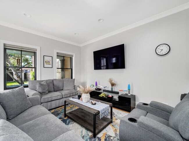 Photo - 2118 W Huron St