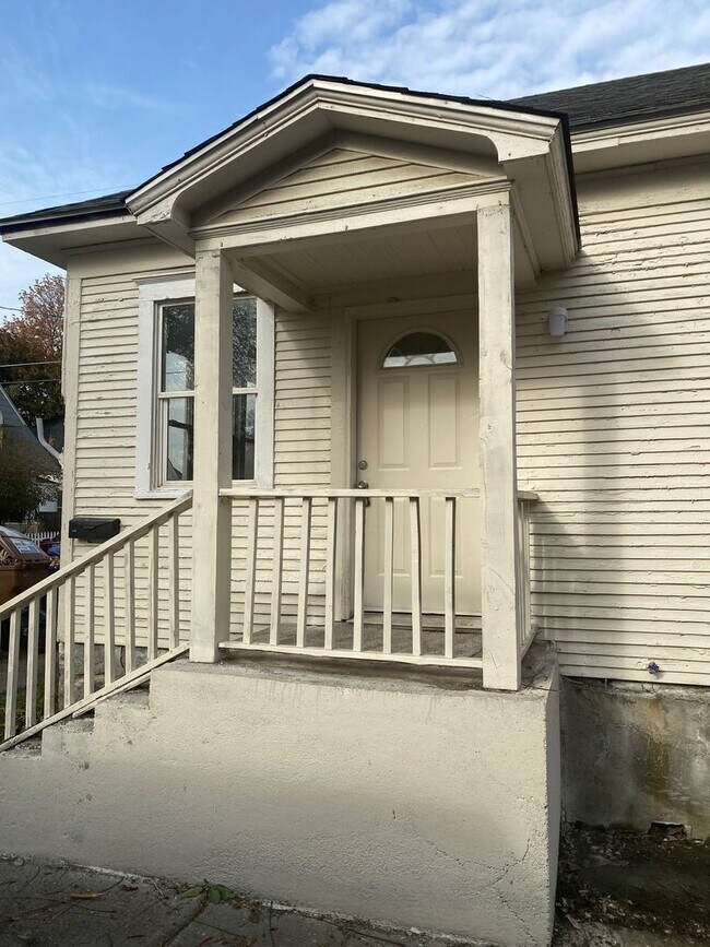 Kendal Yards area charmer Rental House Rental in Spokane, WA