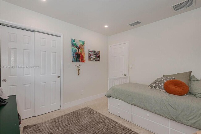 Photo - 3 bedroom in Miami FL 33023
