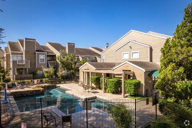 Photo - Grants Lake Condominiums