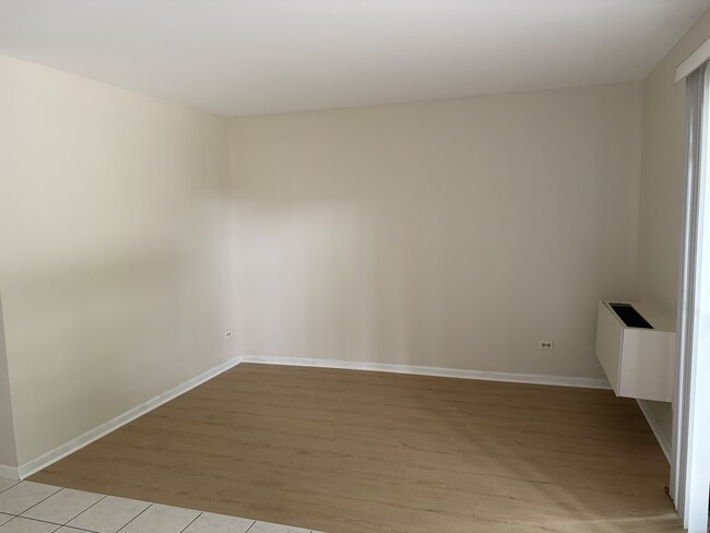 Building Photo - 266 12th St Unit 3b