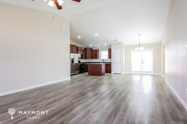 Photo - 267 Walcott Dr